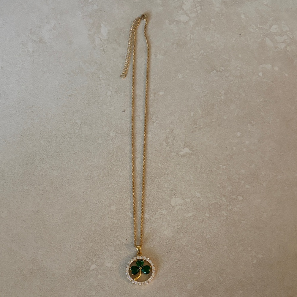 Elegant Gold and Green Shamrock St Patrick’s Day Pendant Necklace